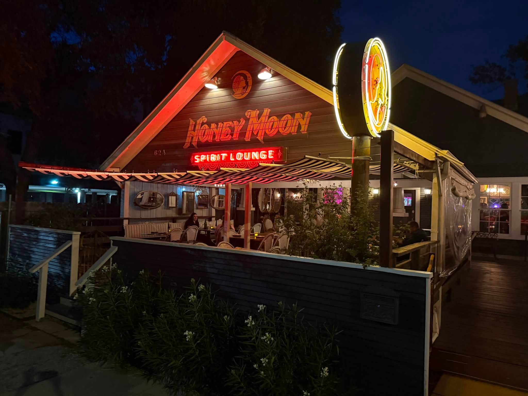 Honey Moon Spirit Lounge exterior at night