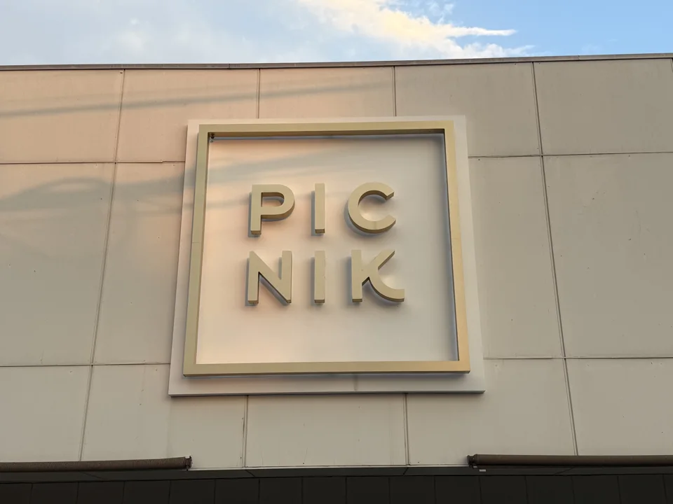 Picnik sign on the Burnet Road restaurant exterior